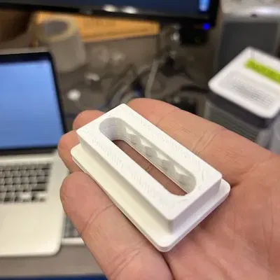 Giá đỡ điều chỉnh cho bồn cầu Tushy Classic/Basic 2.0