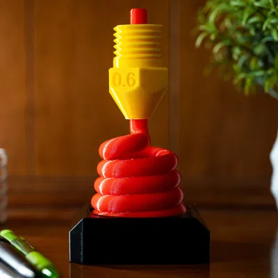 Tượng giải thưởng vòi phun in 3D với đế ổn định