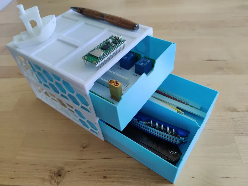 Kệ ngăn kéo tổ ong với hỗ trợ cho QUBE 500 - Image 1