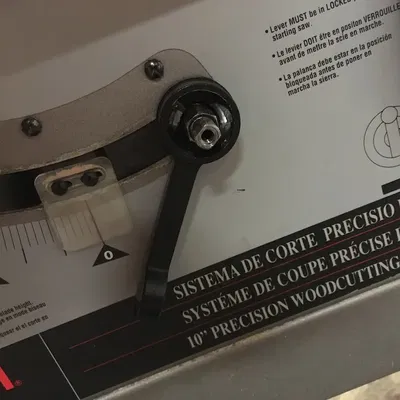 Bánh xe điều chỉnh cho máy cưa bàn Ryobi BT3000