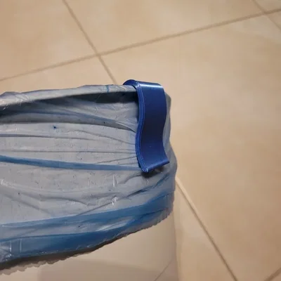 Kẹp giữ túi giỏ Ikea FNISS chắc chắn và ổn định