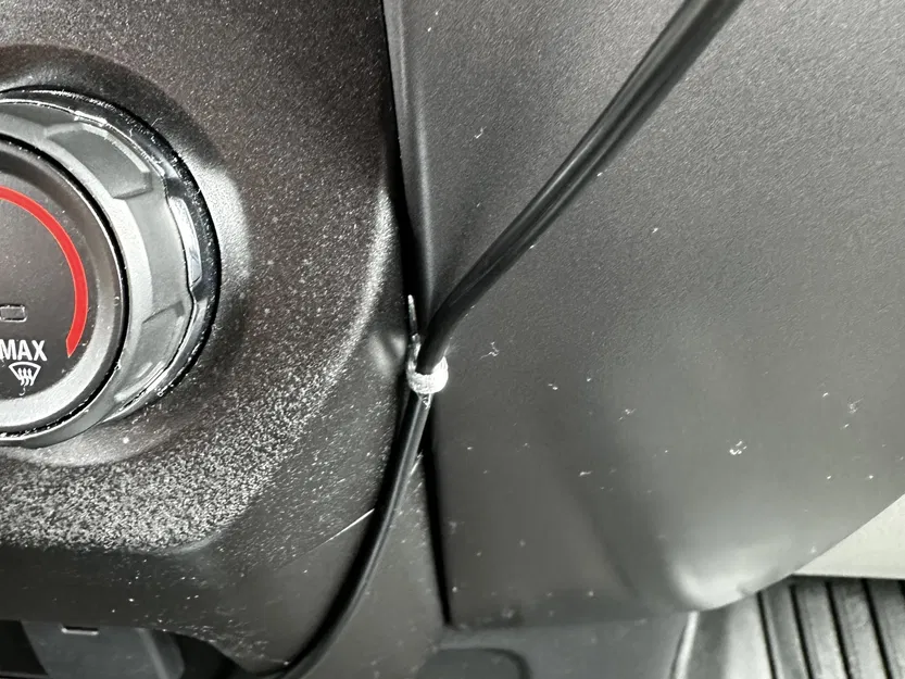 Giá đỡ dây điện cho xe hơi - Image 2