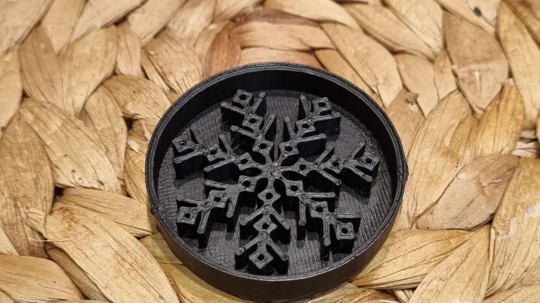 Khuôn cắt bánh quy Giáng Sinh hình bông tuyết 5 cm - Image 1