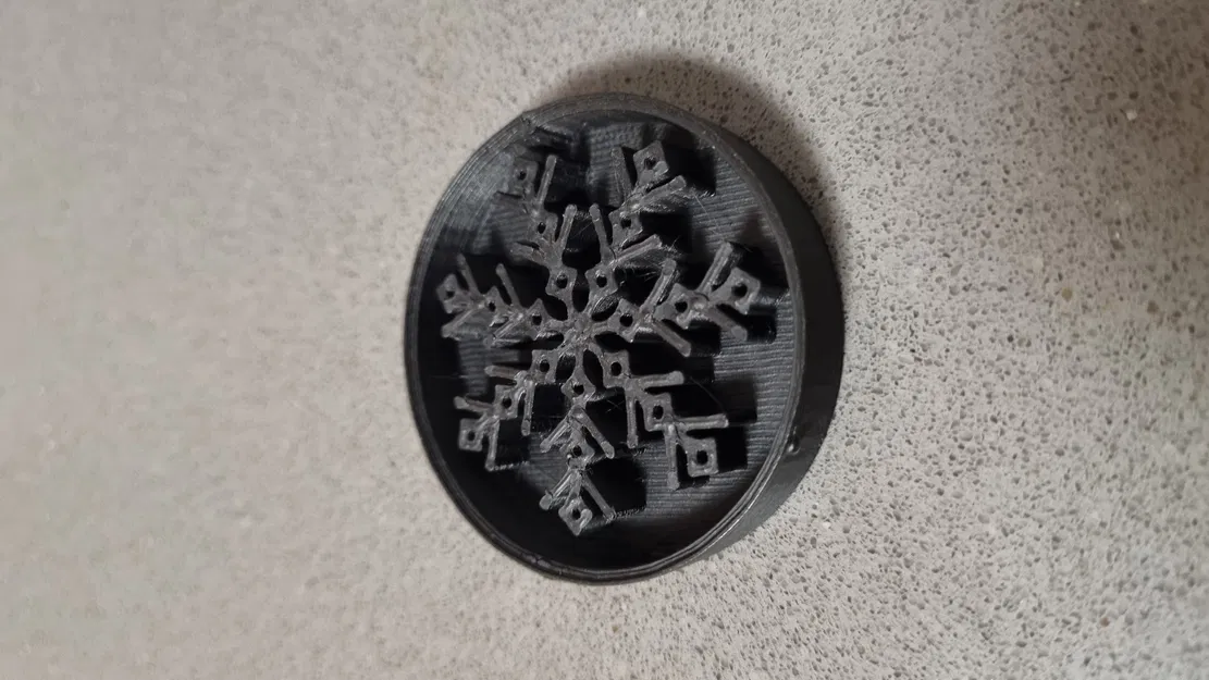 Khuôn cắt bánh quy Giáng Sinh hình bông tuyết 5 cm - Image 3