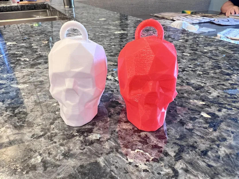 Đầu lâu low poly treo với vòng treo - Image 3