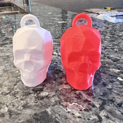 Đầu lâu low poly treo với vòng treo