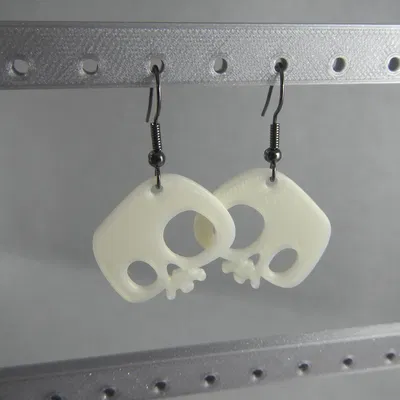 Khuyên tai hình đầu lâu độc đáo