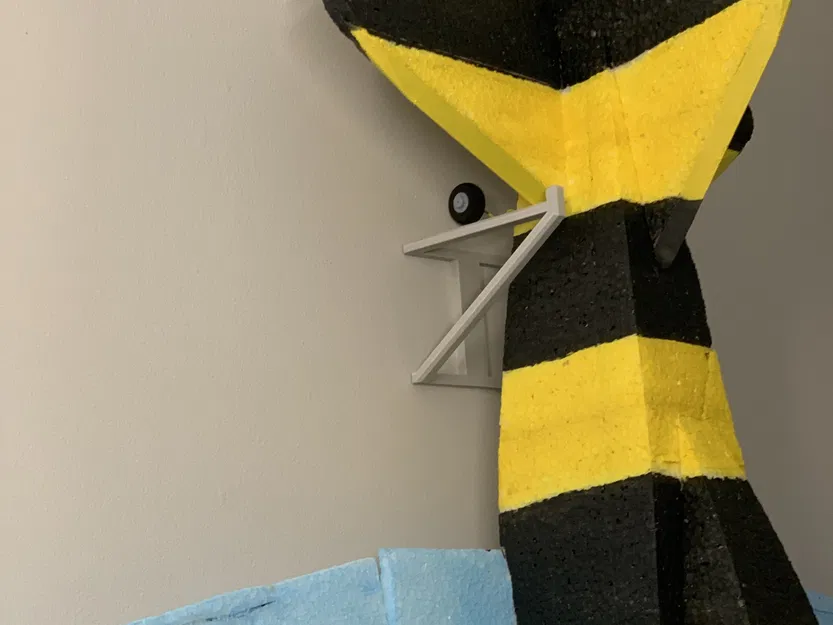 Móc treo tường cho mô hình máy bay điều khiển từ xa - Image 1