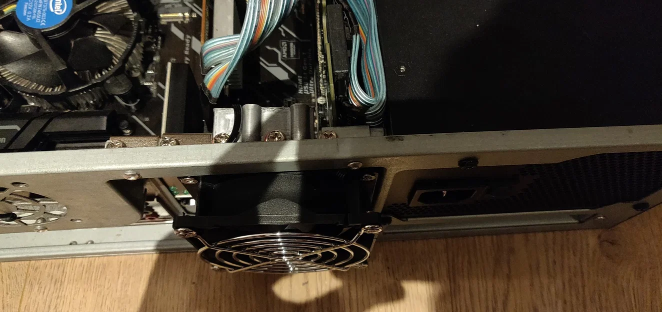 Giá đỡ quạt cho khe mở rộng PC - Image 2