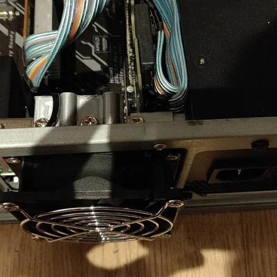 Giá đỡ quạt cho khe mở rộng PC