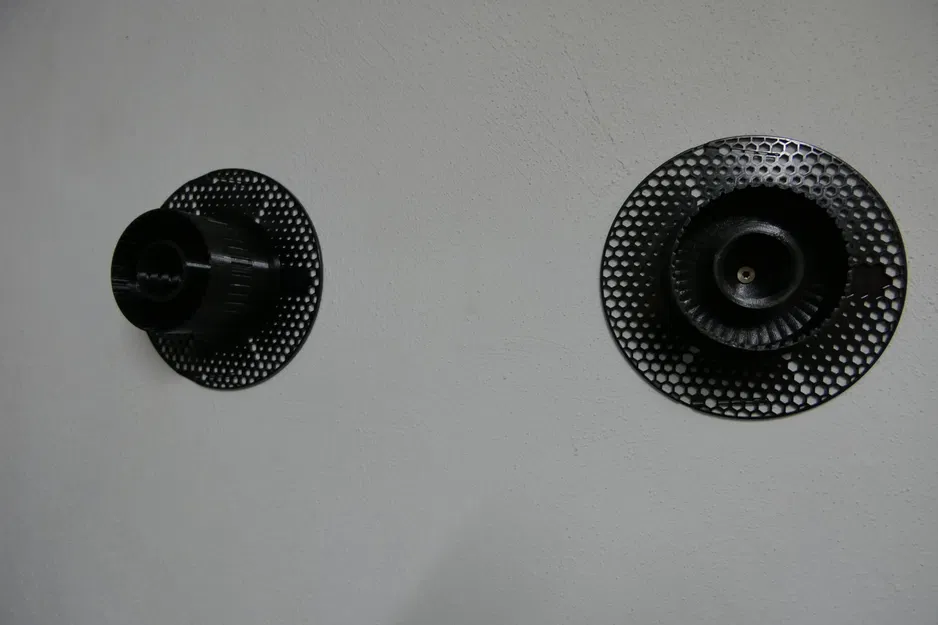 Giá đỡ ống từ cuộn Prusament tái chế gắn tường - Image 4