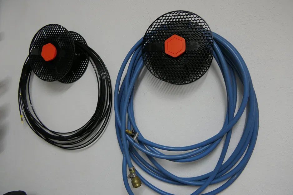 Giá đỡ ống từ cuộn Prusament tái chế gắn tường - Image 7