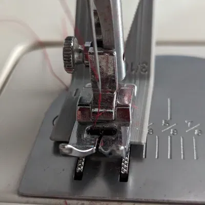 Công cụ hỗ trợ may đường chỉ cho máy may