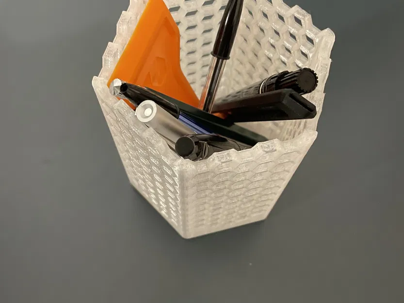 Cốc bút hình lục giác với họa tiết tổ ong - Image 2