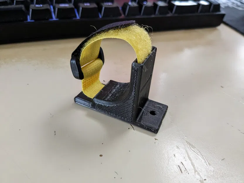 Giá đỡ quản lý cáp với hướng dẫn Velcro - Image 1