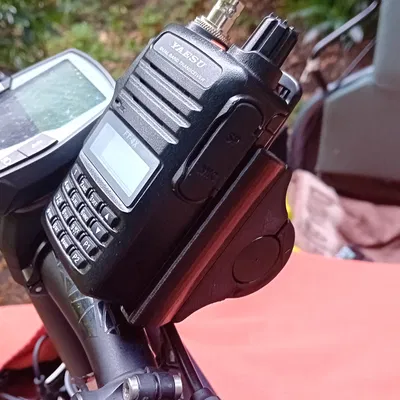 Giá đỡ tay lái cho máy bộ đàm Yaesu FT-4X