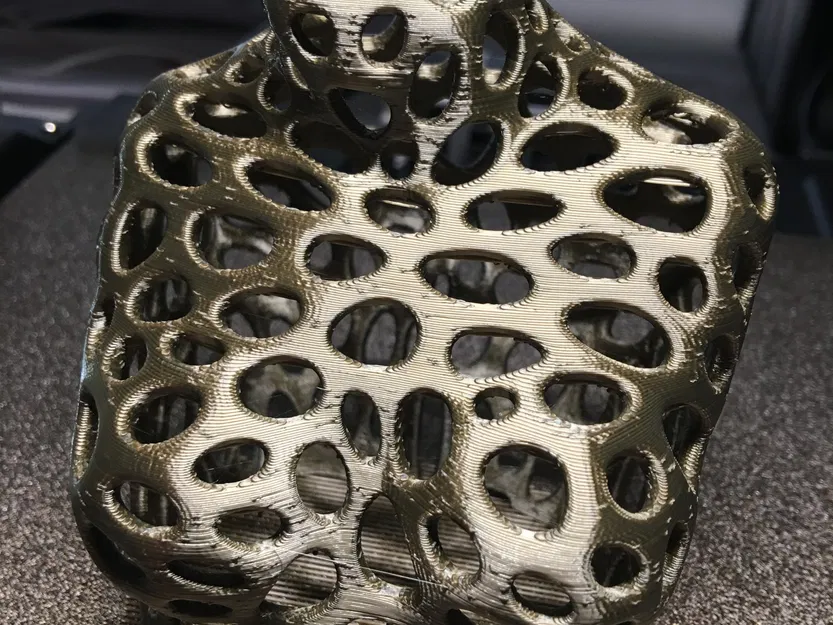 Tượng bán thân phụ nữ hồng báo phong cách Voronoi - Image 6