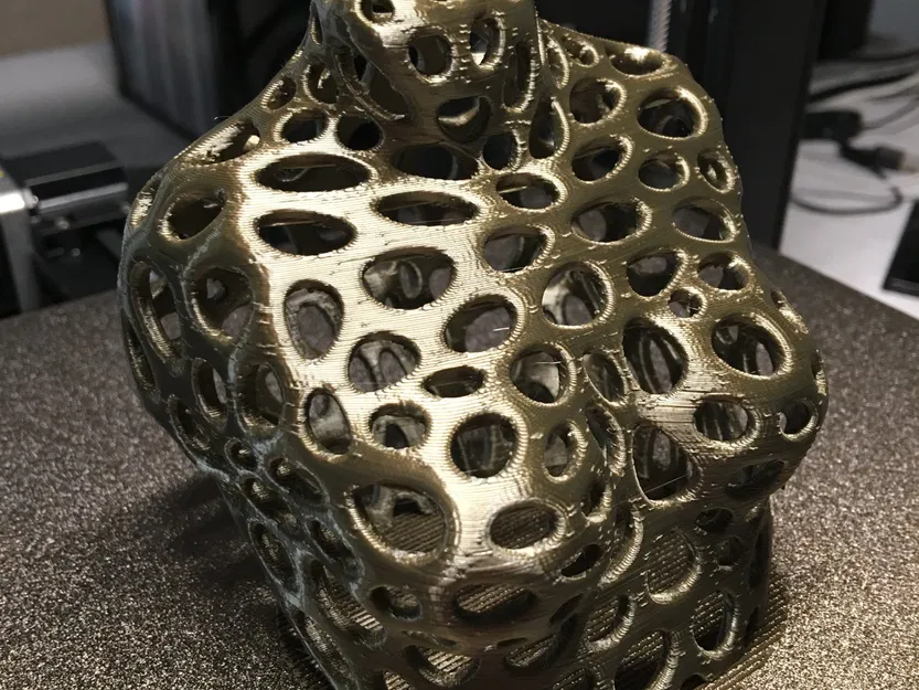 Tượng bán thân phụ nữ hồng báo phong cách Voronoi - Image 7