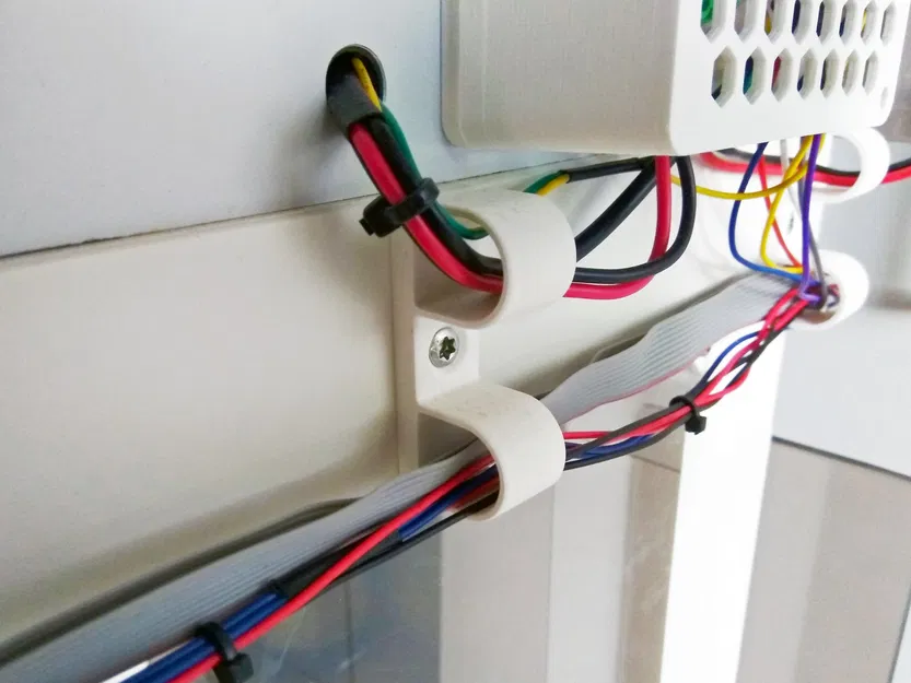 Giá đỡ cáp với hai móc treo cho quản lý cáp - Image 1