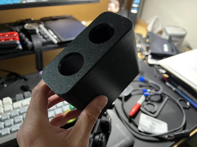 Hộp đựng 2 ổ cắm điện xe hơi cho Ford Maverick - Image 3