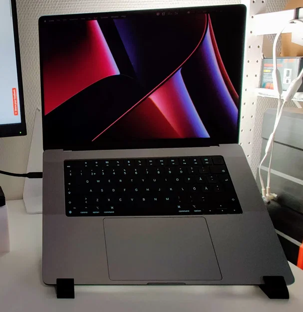 Giá đỡ laptop đơn giản cho MacBook Pro 16 inch M1 - Image 1
