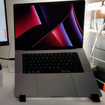 Giá đỡ laptop đơn giản cho MacBook Pro 16 inch M1
