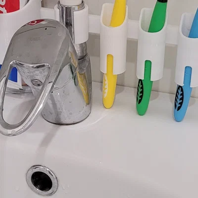 Giá đỡ bàn chải đánh răng và kem đánh răng đơn giản