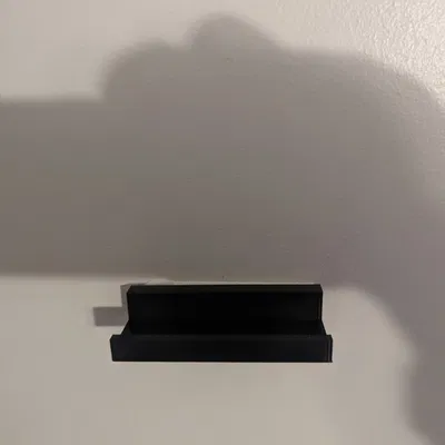 Giá treo bằng tốt nghiệp trên tường