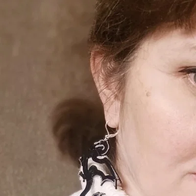 Bông tai rồng dễ thương và móc khóa rồng độc đáo