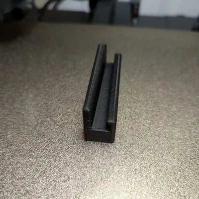 Giá đỡ kệ tủ lạnh G.E Americana chống trượt