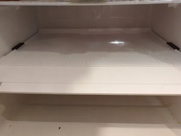 Giá đỡ kệ tủ lạnh G.E Americana chống trượt - Image 5