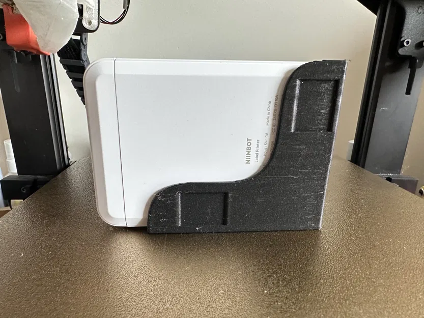 Giá đỡ Niimbot D110 với truy cập dễ dàng các cổng kết nối - Image 4