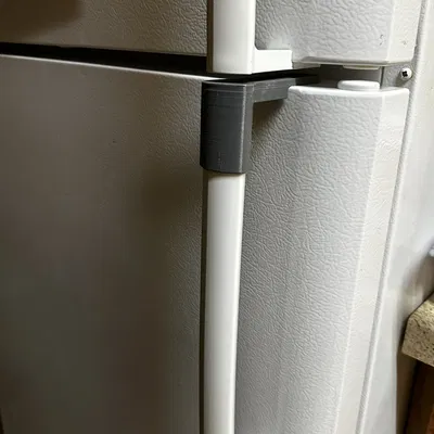 Bát sửa chữa tay cầm cửa tủ lạnh Electrolux FFTR1814QW2