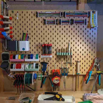 Giá đỡ nhíp cho hệ thống bảng ghim Skadis của Ikea