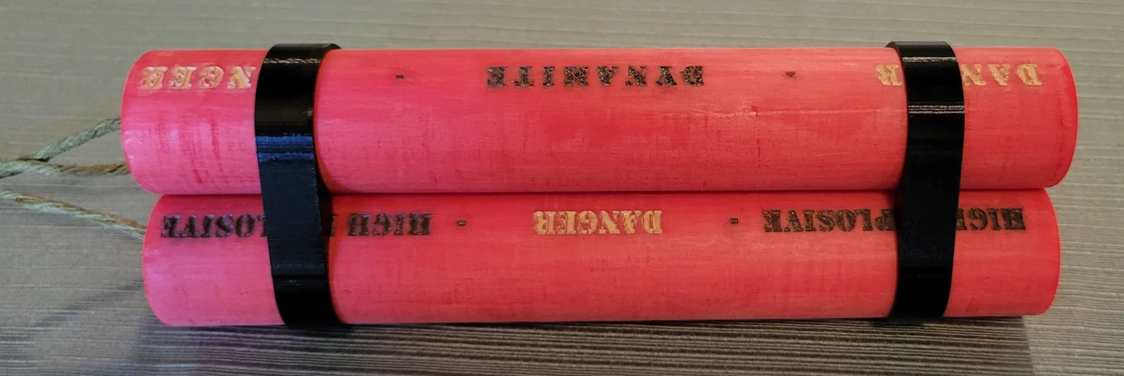 Cây thuốc nổ dynamite kích thước 32mm x 200mm - Image 1
