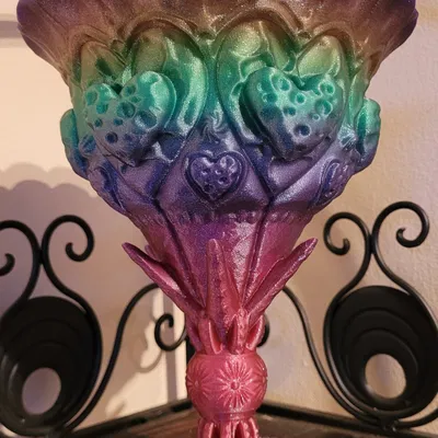 Cốc nghệ thuật hình trái tim với thiết kế độc đáo