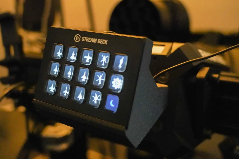 Giá đỡ Elgato Stream Deck cho Fanatec DD (QR1) - Image 1