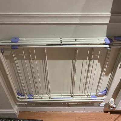 Móc treo quần áo tiện lợi gắn tường