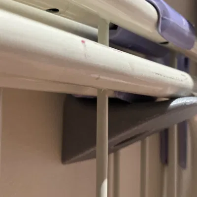 Móc treo quần áo tiện lợi gắn tường