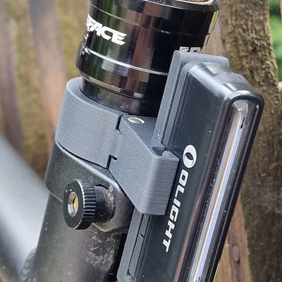 Giá đỡ đèn hậu xe đạp OLIGHT SEEMEE 30