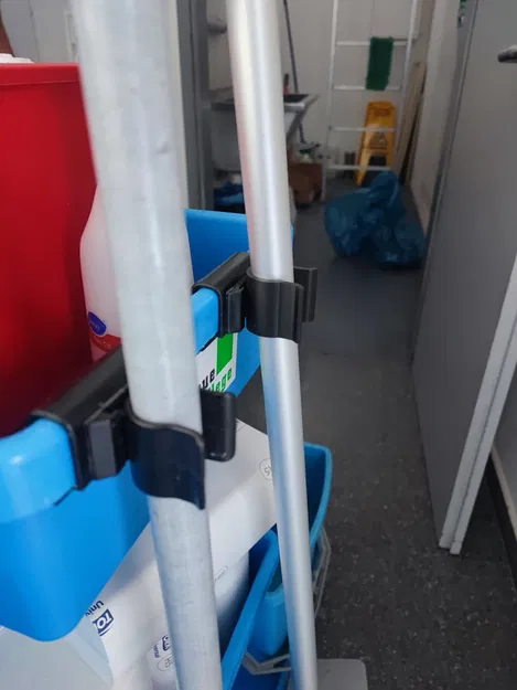 Giá đỡ chổi treo tường M5 chắc chắn và tiện lợi - Image 2