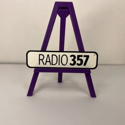 Bộ sưu tập móc khóa Radio 357 với thiết kế đa dạng