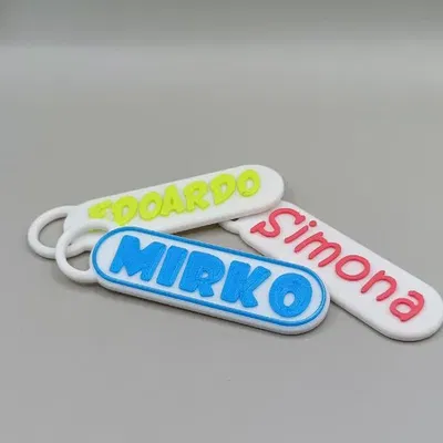 Móc khóa tên tùy chỉnh với nhiều màu sắc lựa chọn