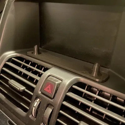 Giá đỡ kính cho khe CD trong ô tô