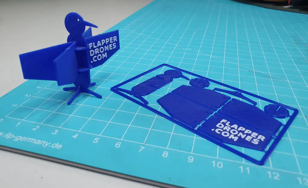 Mô hình drone cánh vỗ giống chim ruồi bằng 3D - Image 1