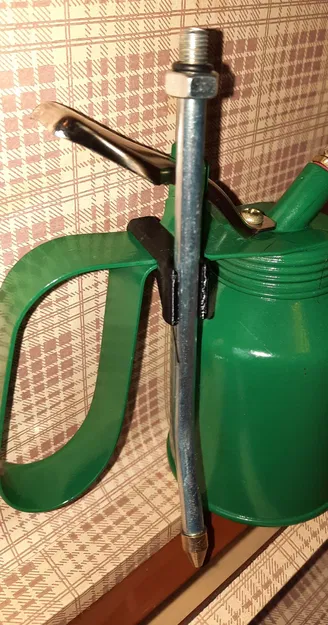 Bình dầu Castrol với ống và dây dẫn retro - Image 4