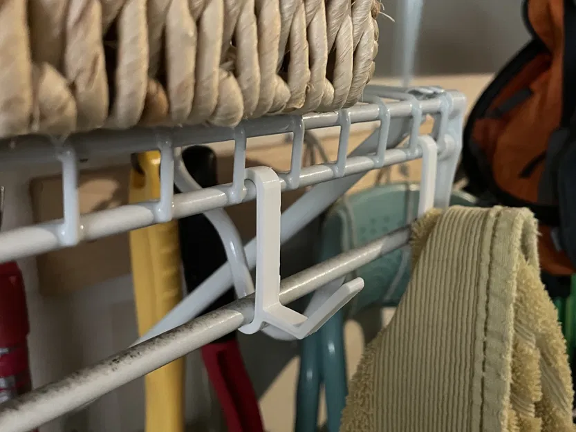 Móc treo cho kệ dây với thiết kế cơ bản - Image 1