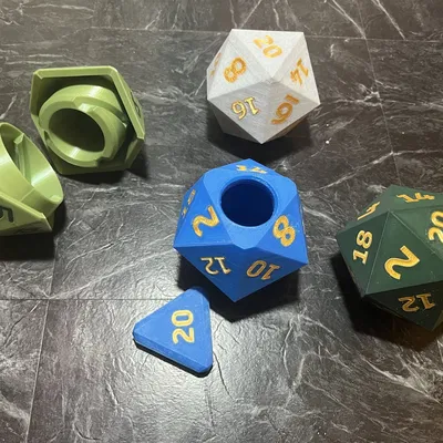 Hộp D20 khổng lồ mở ra chứa đựng mọi thứ