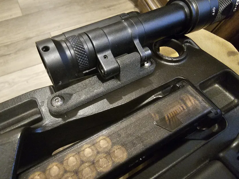 Giá đỡ đèn Surefire Pro cho P90/PS90 - Image 1