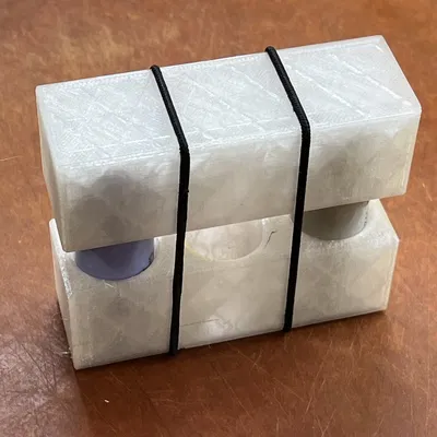 Giá đỡ pin 21700 tối giản